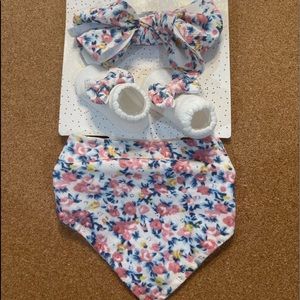 Bow Fancy 3pc floral set includes matching head wrap, booties, scarf bib
